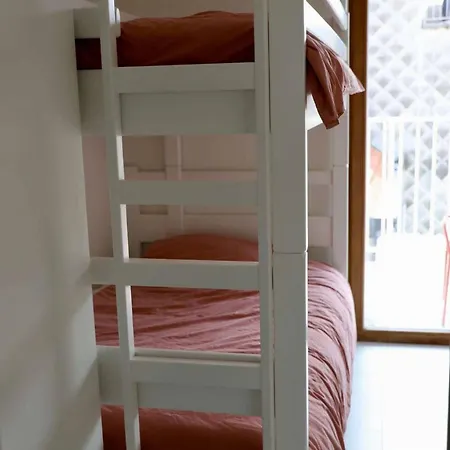 Chez Meme Gernoaze - Unique 2 Bedroom Flat Apartment *