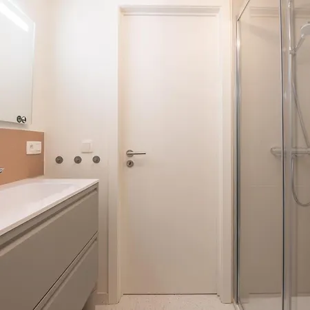 Chez Meme Gernoaze - Unique 2 Bedroom Flat Apartment