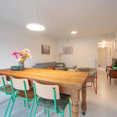 Chez Meme Gernoaze - Unique 2 Bedroom Flat * Ostende