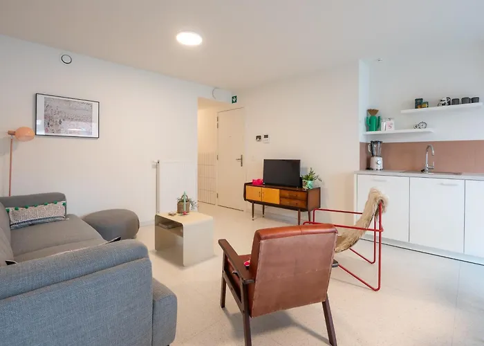 Chez Meme Gernoaze - Unique 2 Bedroom Flat Apartment