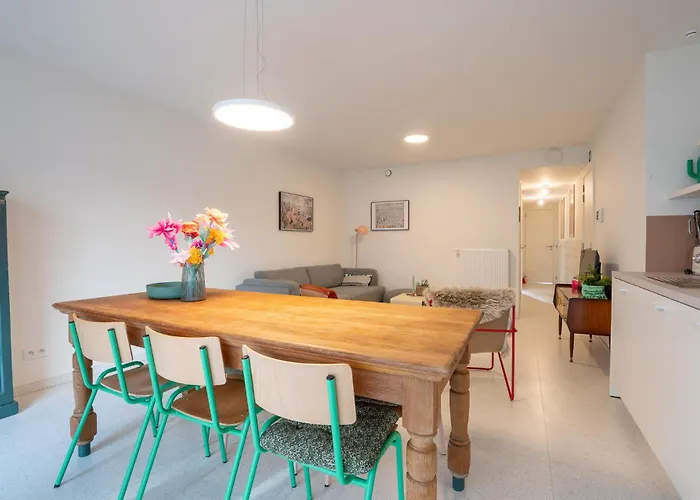 Chez Meme Gernoaze - Unique 2 Bedroom Flat * Ostend