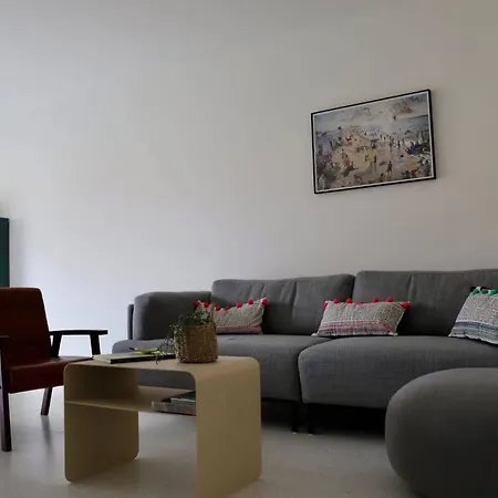 Chez Meme Gernoaze - Unique 2 Bedroom Flat *