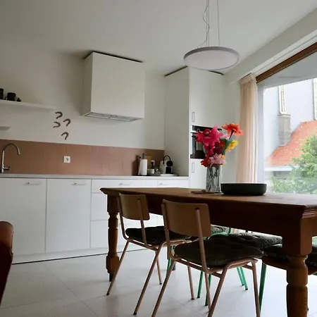 Chez Meme Gernoaze - Unique 2 Bedroom Flat *