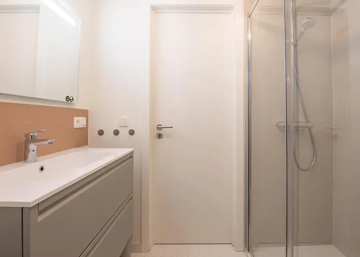 Chez Meme Gernoaze - Unique 2 Br Flat Appartement