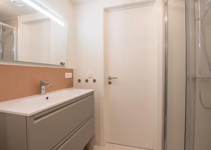 Chez Meme Gernoaze - Unique 2 Br Flat * Ostende