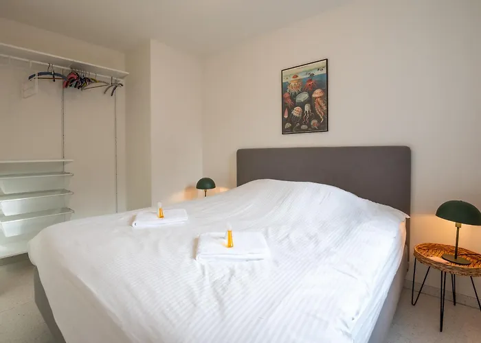 Chez Meme Gernoaze - Unique 2 Br Flat