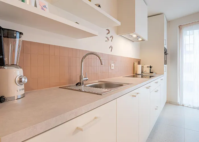 Chez Meme Gernoaze - Unique 2 Br Flat