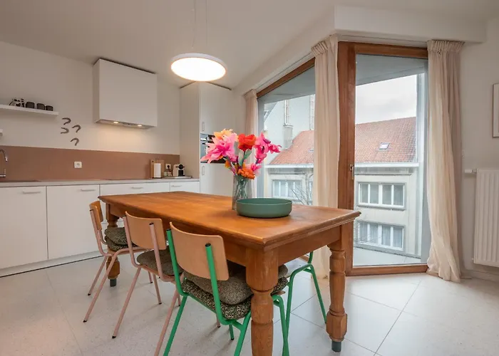 Chez Meme Gernoaze - Unique 2 Br Flat *